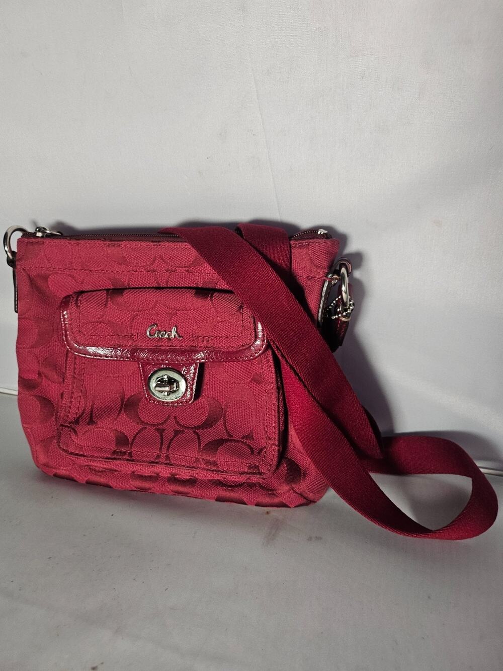 Coach Signature Canvas Pocket Swing Pack Color Crimson